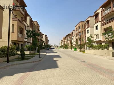 للبيع شقة أرضي بجاردن في Green 5 – مباني إدريس