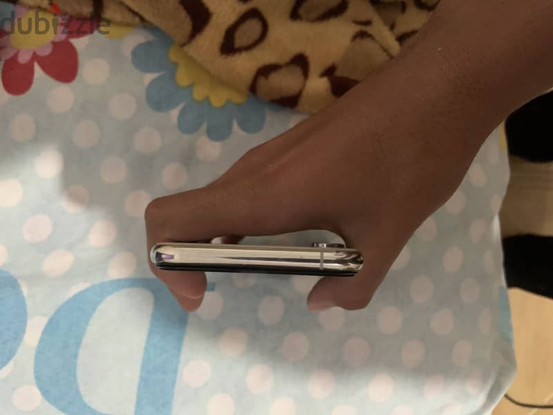 Apple - iPhone XS 4