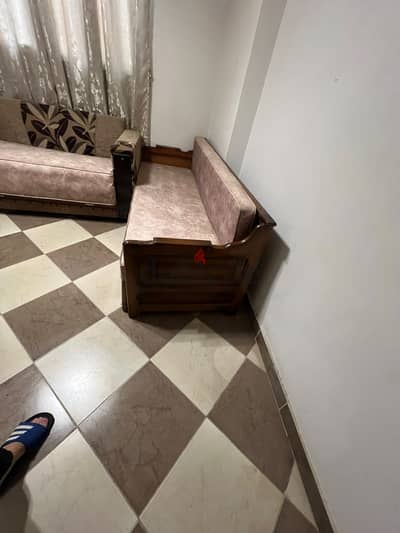طقم كنب 3 قطع بحالة جيدة جدًا