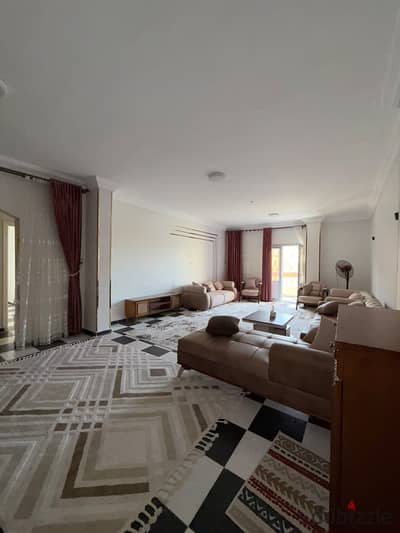 175 sqm apartment for sale in Sadat City – District 3, right next to the market. It features 3 bedrooms and 2 bathrooms, high-quality (super-lux)