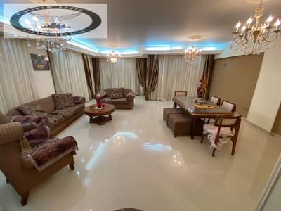Furnished, air-conditioned apartment for rent in Fifth Settlement (Al-Narges), near South 90th Street. Garden view. Super-lux finish.
