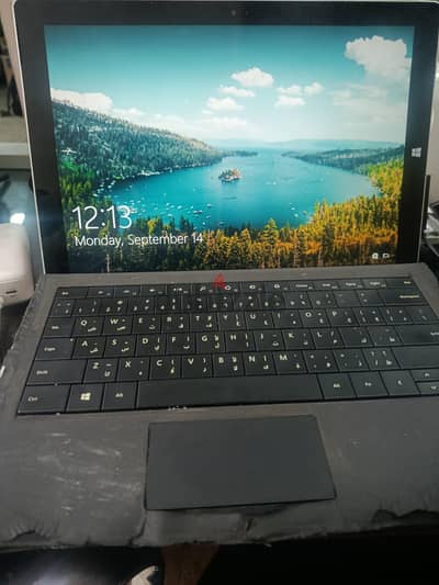 Microsoft Surface Pro 3 (Core i5 / SSD / Touch Screen) بحالة ممتازة