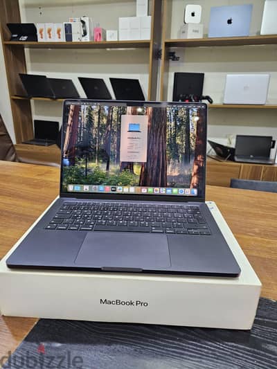 Macbook Pro M4 16/1 Tera عرض السبع شحنات