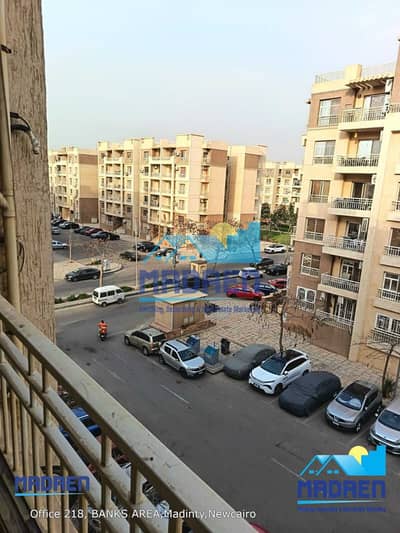 For sale in Madinaty apartment 116m in B11 at a bargain price with a park view