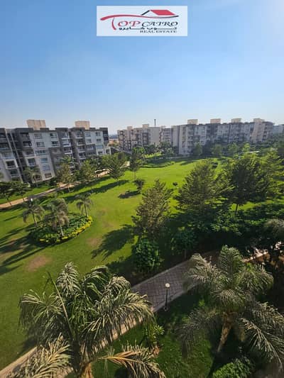 Apartment 200m for cash sale in Madinaty B12 wide view garden clean price