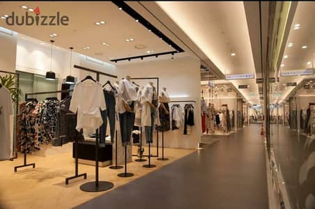 Shop for sale محل دور اول استلام فوري مساحة مميزه 18م داخل VAL PLAZAمول متكامل الخدمات في اكتوبر بأقل مقدم واطول فتره سداد في 6th October