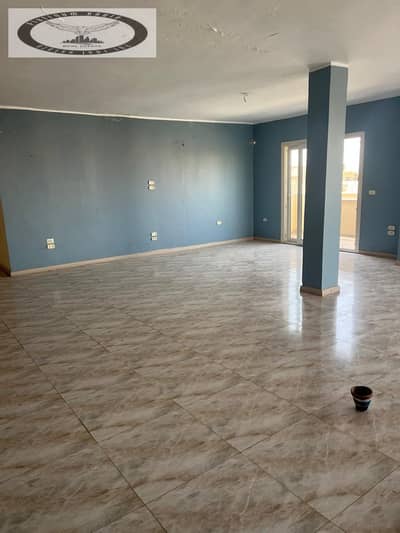 Apartment for rent in Al-Banafsag Buildings, New Cairo (Tagamoa), near Mohamed Naguib Axis and Waterway. Garden view. Super-lux finish.
