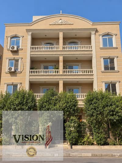 Apartment for sale: 250 sqm plus a 55 sqm terrace. Direct from the owner, immediate handover. Located in the Sixth District of El Shorouk City, near M