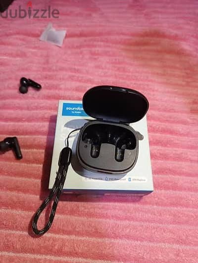 بوكس سماعة  Anker R50 i بدون الفردة اليمين والفردة الشمال بتعلق