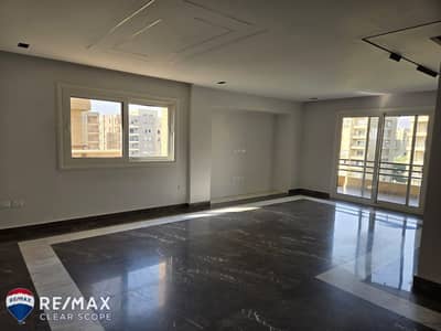 شقه للايجار فى كمبوند ذا سكوير بالتكييفات فقط    .