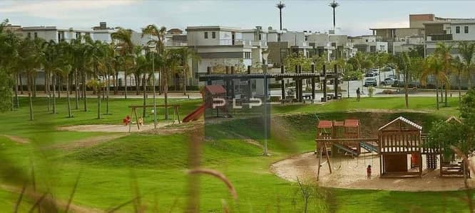 استلام فوري شقه جاهزه علي السكن اقل سعر  في كمبوند تاج سيتي القاهره الجديده