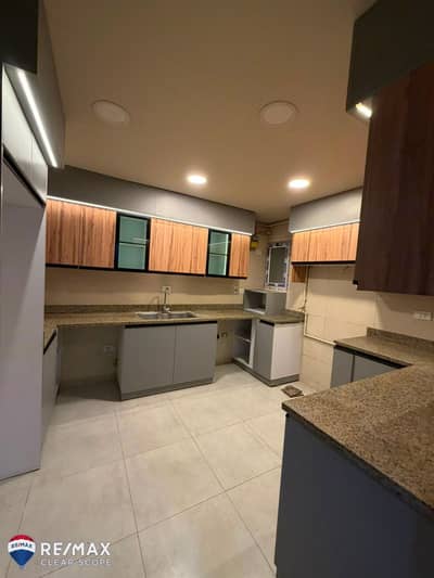 Ground Floor with a private garden 300 meters