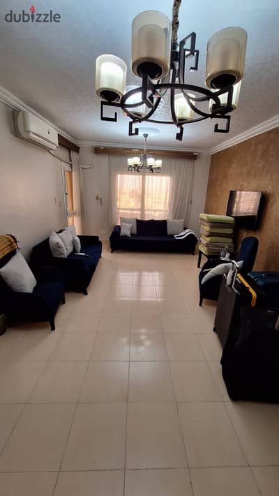 Apartment for rent in Al Rehab City, located opposite the Eastern Market and amenities. Rental includes kitchen and air conditioning units. Layout: 3