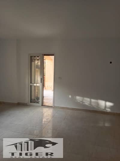 Ground floor apartment with a garden for cash sale in Madinaty b1