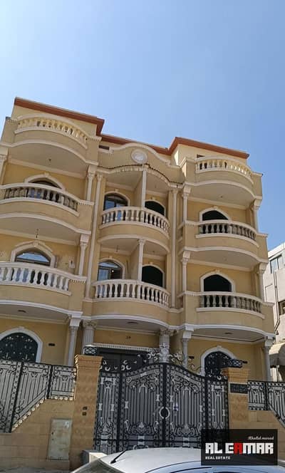 Apartment for sale in the 13th District, Sheikh Zayed; 185 sqm, never occupied.