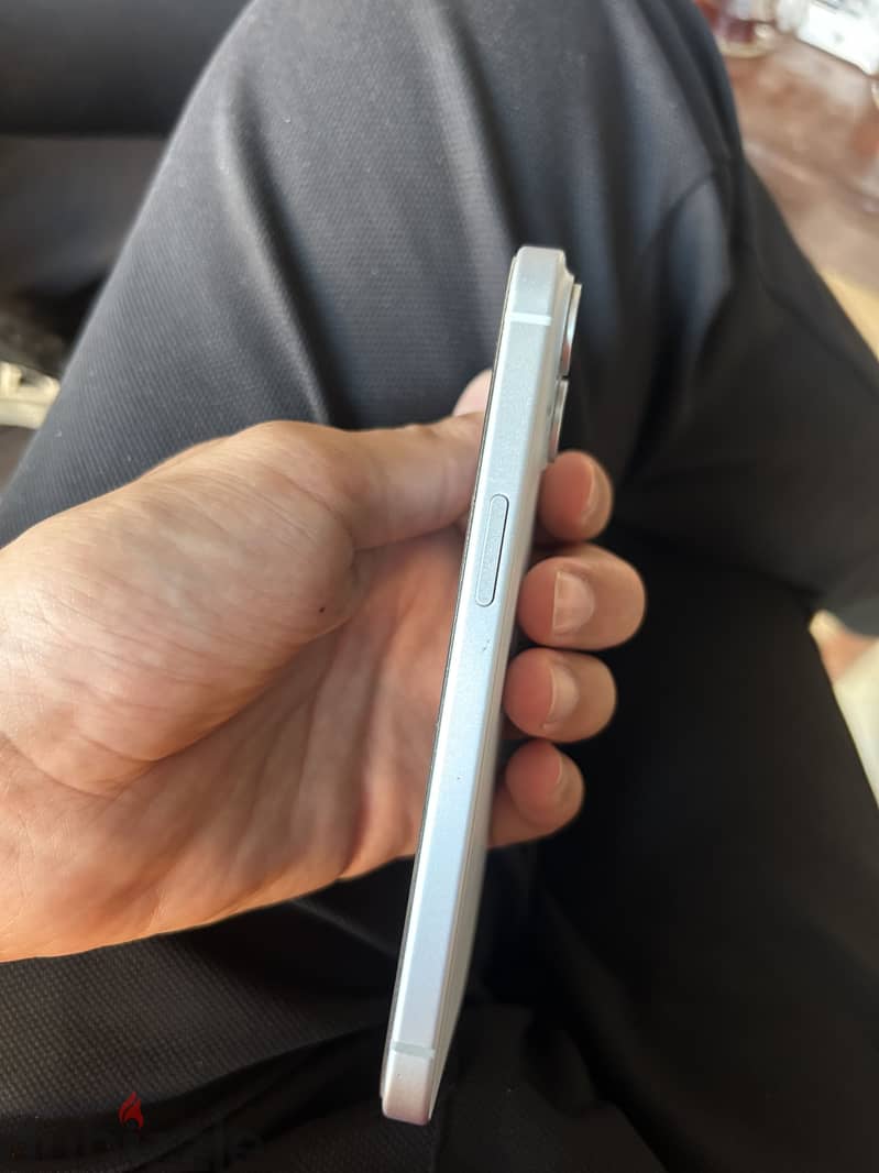 Apple - iPhone 15 1