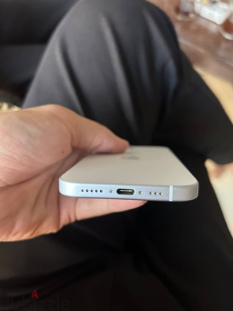Apple - iPhone 15 2