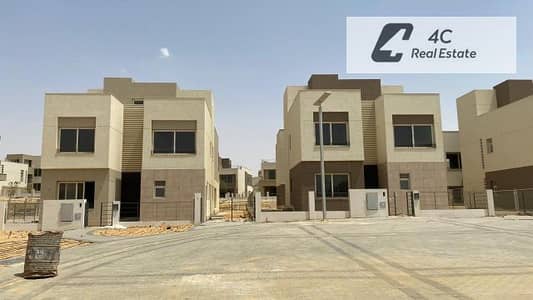 Townhouse Middle for sale under market price ready to move view landscape with a prime location in palm hills new cairo