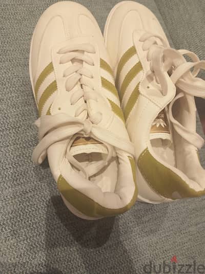 كوتشي Adidas Samba مقاس 43 بحالة ممتازة