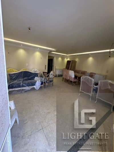 شقه للبيع في النرجس عمارات بالتجمع الخامس تشطيب الترا سوبر لوكس