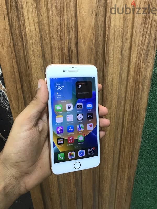 iPhone 8 Plus 1