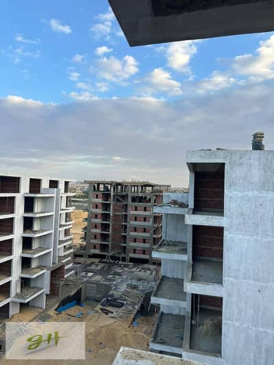 under market price apartment for sale in lake view 2 New Cairo