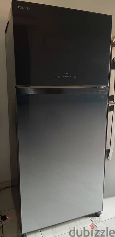 تلاجه Toshiba 740 لتر من بلد الكويت  حاله ممتازه مش محتاجه اي حاجه