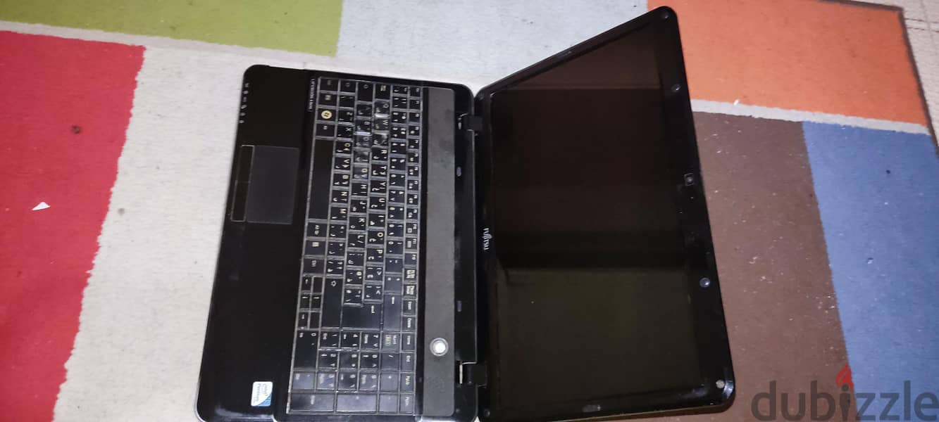 Fujitsu LifeBook AH531 1