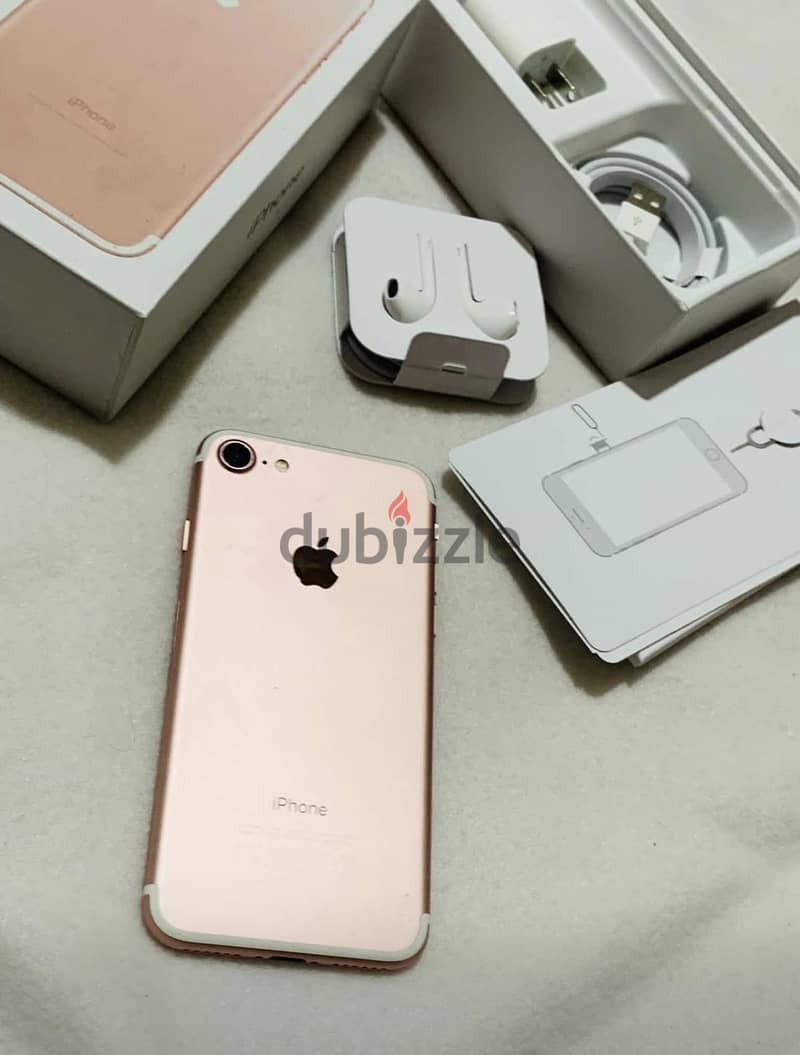 Apple - iPhone 7 5
