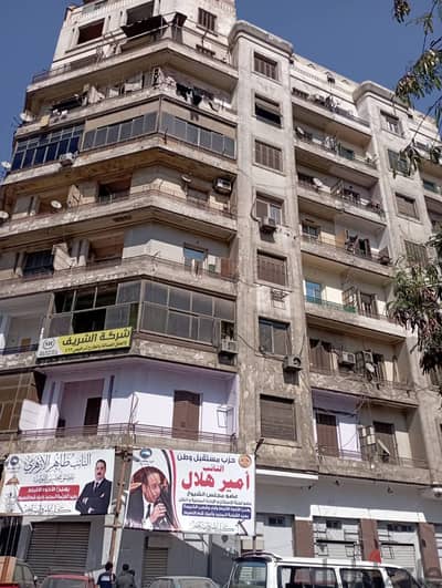 فرصة ذهبية اجمل موقع بشارع رمسيس قريب من محطة مترو غمرة .