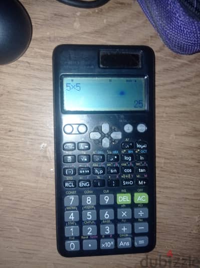 آلة حاسبة علمية Casio fx-991ES PLUS .