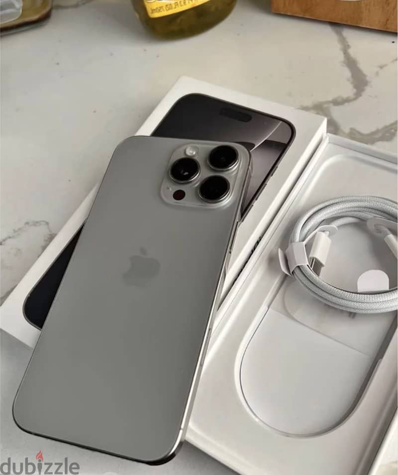 Apple - iPhone 16 Pro Max 3