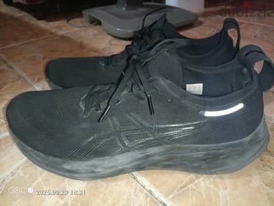 للبيع asics