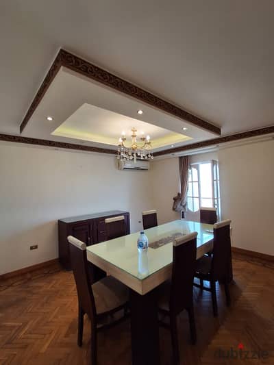 Furnished apartment for rent in the residential complex of Ashjar Darna, Zahraa Al-Maadi, near Al-Sa’adah Street and Carrefour City Center, Circular Maadi, consisting of two bedrooms, a reception area, a bathroom, and a kitchen fully air-conditioned with Wi-Fi and natural gas on the tenth floor with an elevator