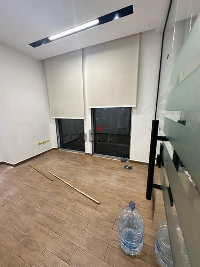 90 sqm office at Park St. For rent