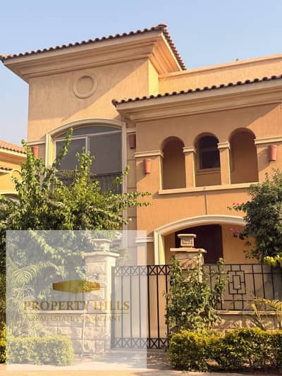 بالتقسيط علي 12 سنه هبيع فيلا متشطبة بالتكييفات ومعاها التكييفات في التجمع بجوار الجامعة الأمريكية علي التسعين الرئيسي