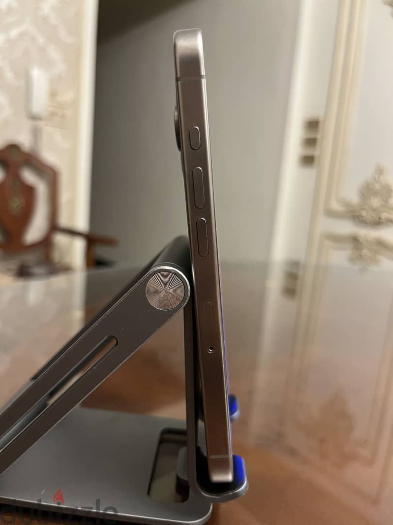 Apple - iPhone 15 Pro 1