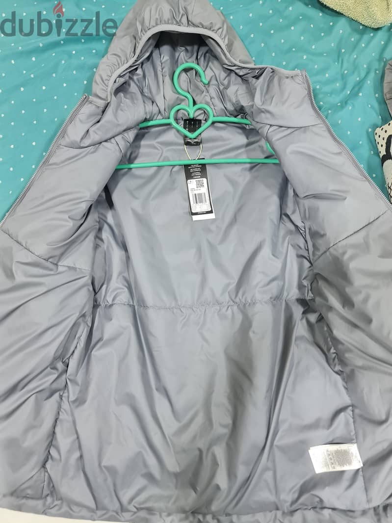 Adidas, Essentials Insulated Hooded Jacket 3