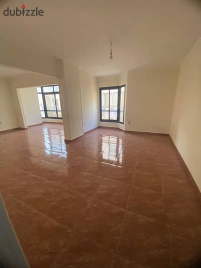 Apartment for rent, new law in Sheraton Airport Housing, Ministers Square, 120 meters, first floor, reception front, two pieces, two bedrooms, 2 bathrooms, and kitchen in a prime location and close to services.