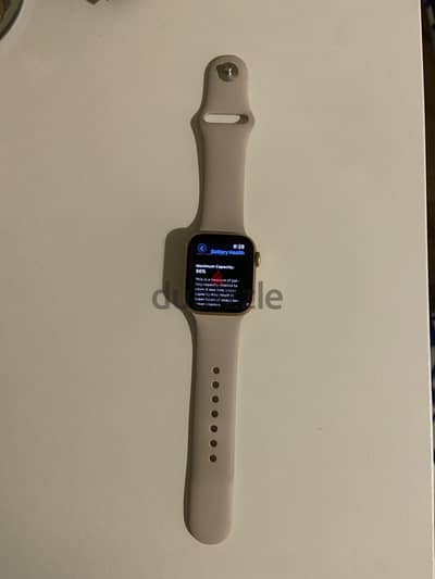 Apple Watch SE 40mm (GPS) - 96% Battery  - Box & Charger Included