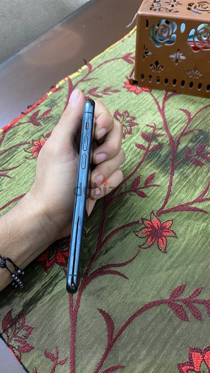Apple - iPhone 11 Pro 3