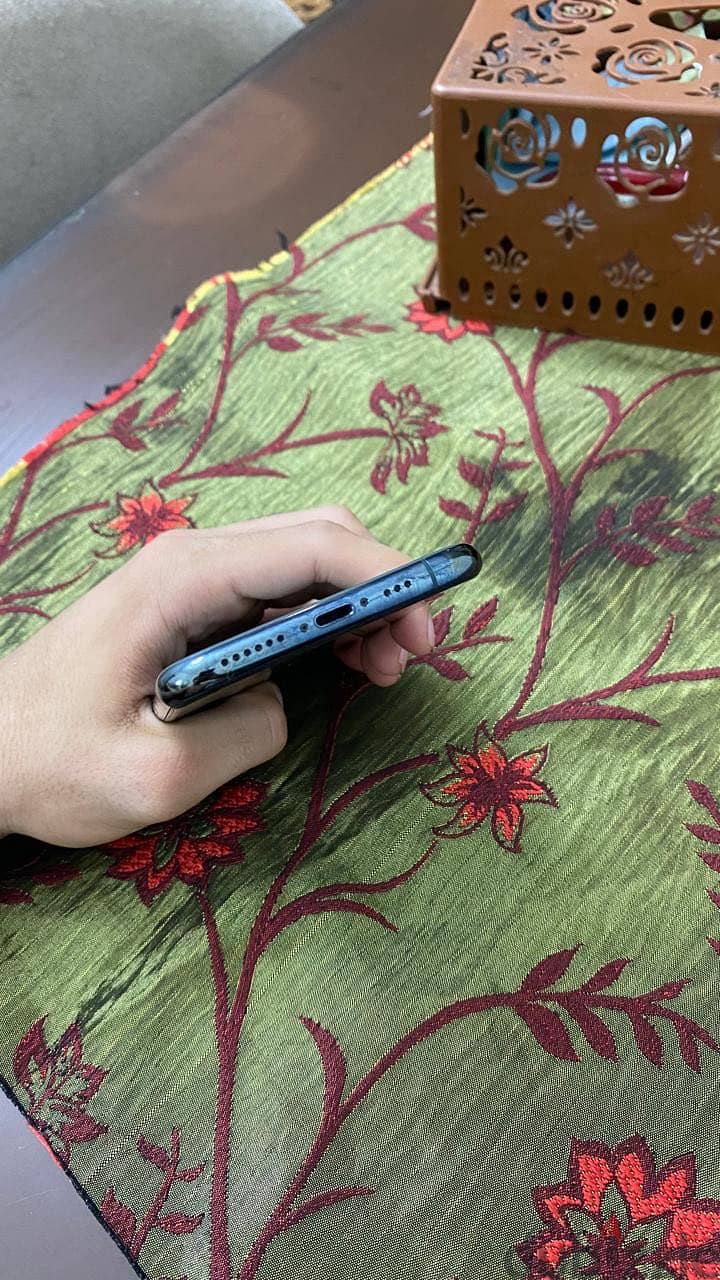 Apple - iPhone 11 Pro 4