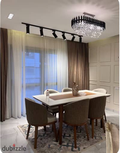 Furnished apartment for rent in Compound One Katameya, Al-Morshedy, hotel finishing. Area 135 sqm consisting of 3 rooms - reception - kitchen - 2 bathrooms. Floor 8. Elevator available. Finishing.