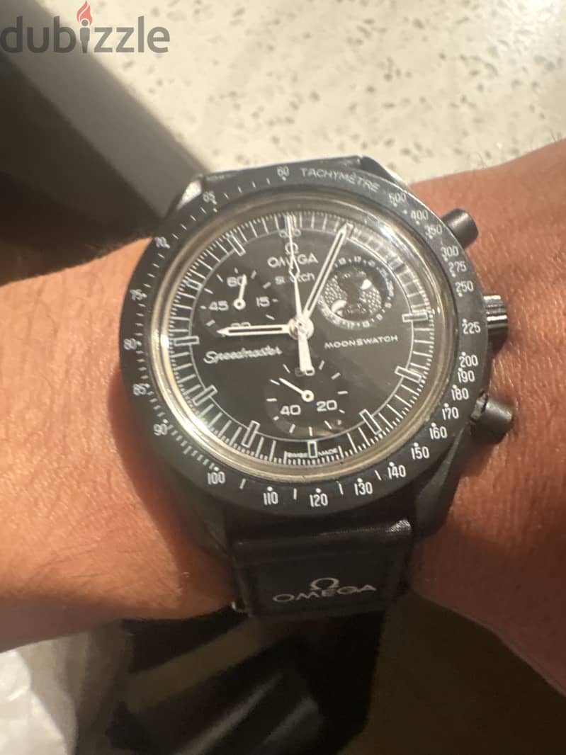 Omega Moonswatch snoopy SO33B700 1
