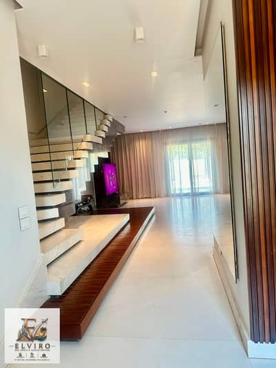 Prime opportunity for privacy ultra-super-lux townhouse with a private garden and roof terrace for rent in Hyde Park