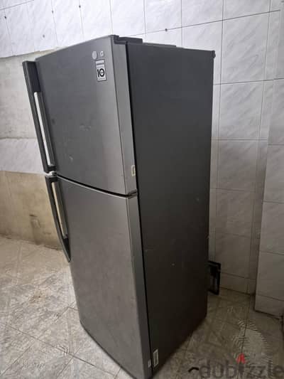 ثلاجه LG  بحاله ممتازه