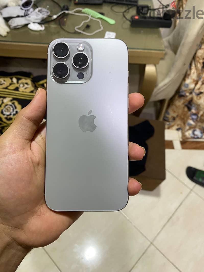 Apple - iPhone 16 Pro Max 1