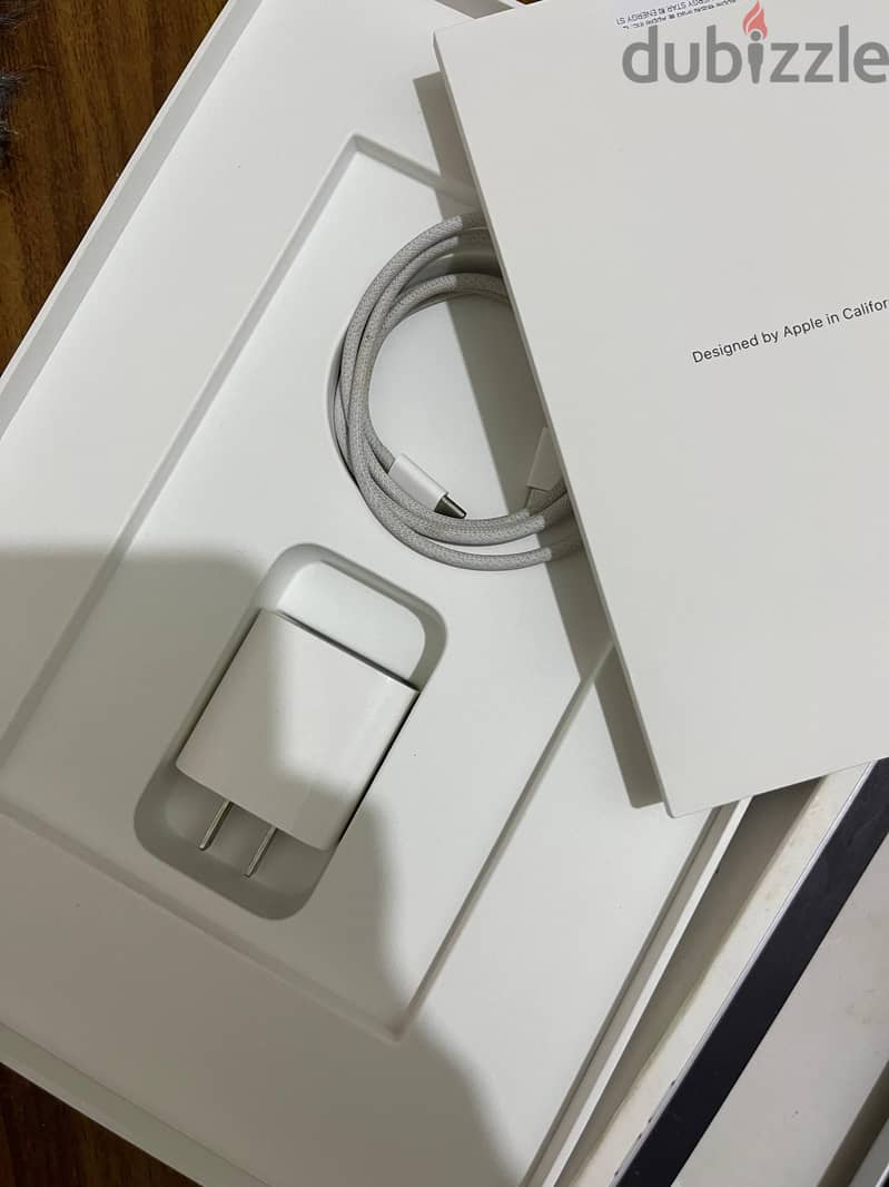 ipad 10 usued like neww 2