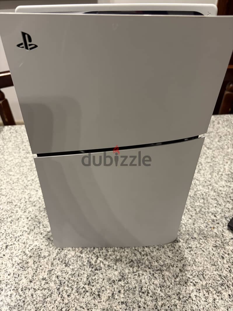 PS5 Slim Digital Version + 3 Controllers 3
