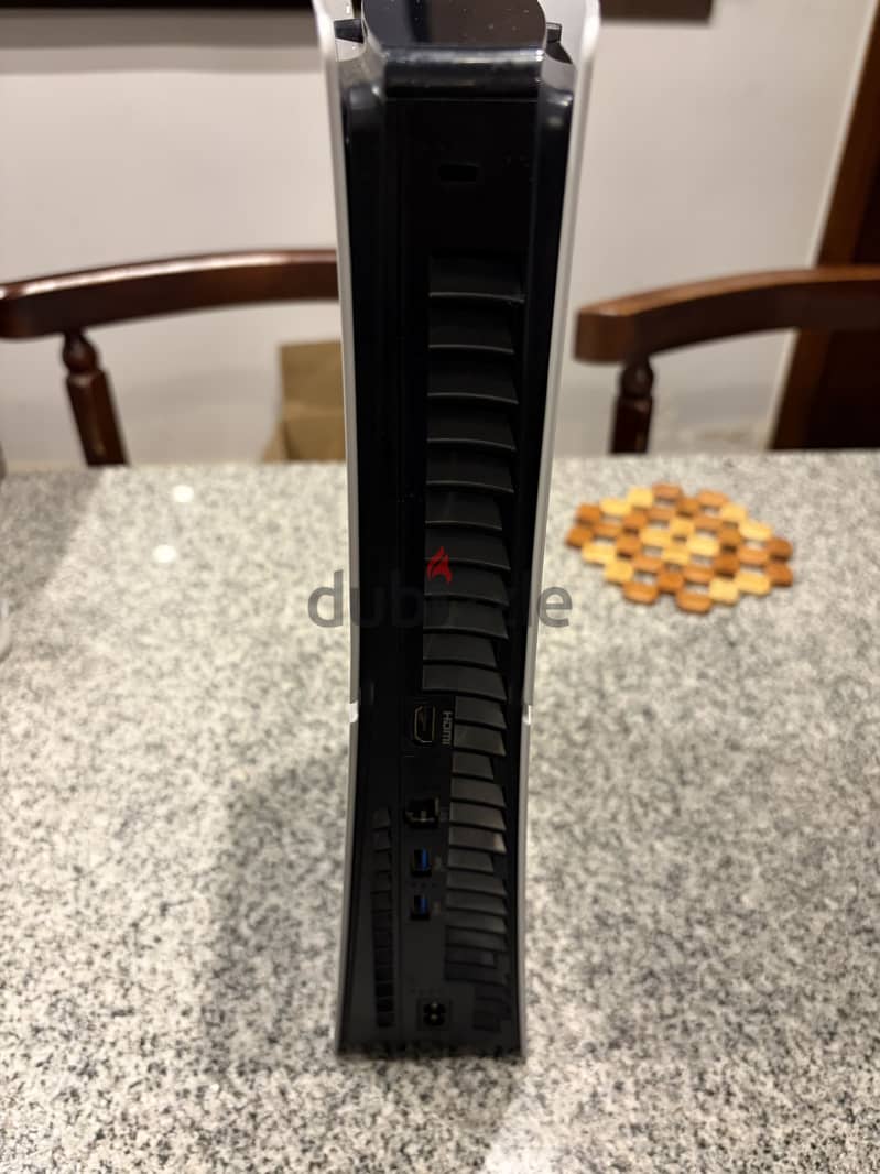 PS5 Slim Digital Version + 3 Controllers 4